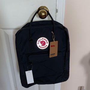 BNWT Black Fjallraven Kanken